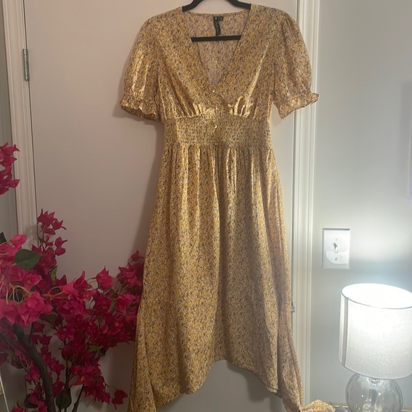 3/$75 Yellow midi floral tea dress new condition size 8 - Picture 2 of 6